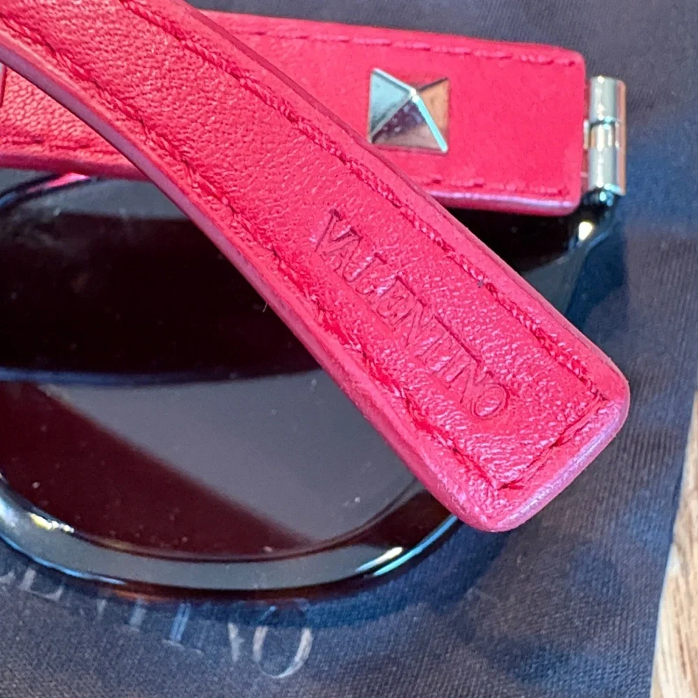 Valentino Woman Sunglasses VA 4037